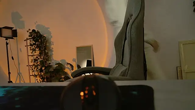 Yoka paradoXXX online show from 31, 10, 2025