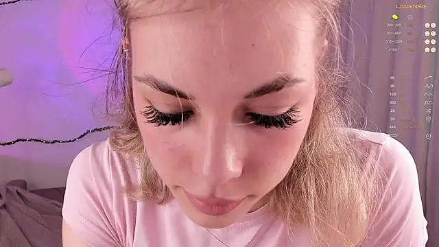 Snapshot of Leila_Vanilla chatting on 2, 7, 2026 Leila Vanilla online show from 2, 7, 2026