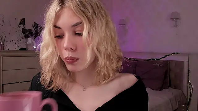 Leila Vanilla online show from 7, 2, 2026