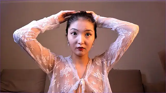 Snapshot of nooniemoon chatting on 1, 10, 2025 nooniemoon online show from 1, 10, 2025