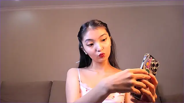 Snapshot of nooniemoon chatting on 19, 9, 2025 nooniemoon online show from 19, 9, 2025