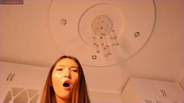 Snapshot of nooniemoon chatting on 16, 12, 2025 nooniemoon online show from 16, 12, 2025