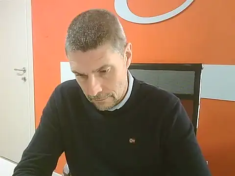 Snapshot of max79ve31 chatting on 15, 12, 2025 max79ve31 online show from 15, 12, 2025