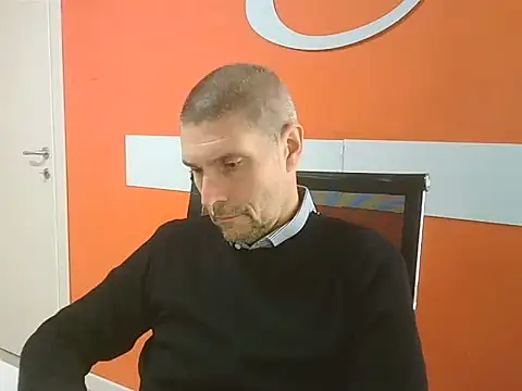 Snapshot of max79ve31 chatting on 4, 12, 2025 max79ve31 online show from 4, 12, 2025