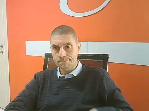 Snapshot of max79ve31 chatting on 6, 11, 2025 max79ve31 online show from 6, 11, 2025