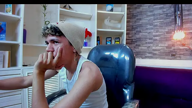 Snapshot of PoisonGuys chatting on 30, 11, 2025 PoisonGuys online show from 30, 11, 2025