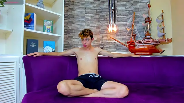 Snapshot of PoisonGuys chatting on 14, 10, 2025 PoisonGuys online show from 14, 10, 2025