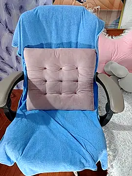 Snapshot of LadyMaiMai chatting on 2, 12, 2025 LadyMaiMai online show from 2, 12, 2025