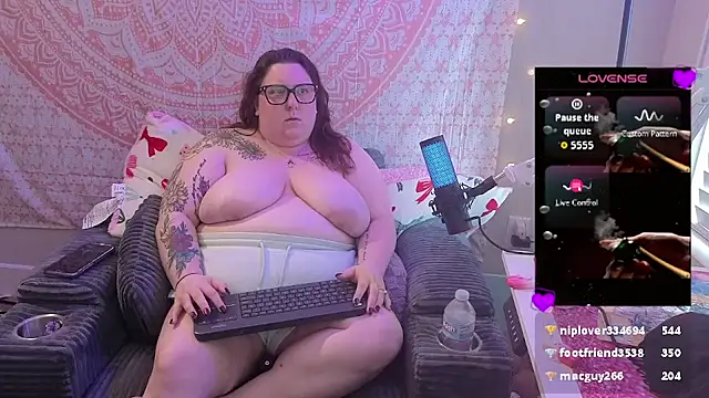 brookenicole3003 online show from 9, 5, 2026