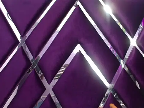 Lea Sweetly online show from 11, 9, 2025