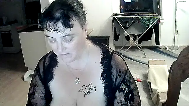 Snapshot of Minou1610 chatting on 28, 9, 2025 Minou1610 online show from 28, 9, 2025