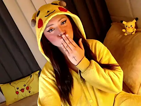 yourdevilsweettsx online show from 12, 4, 2026