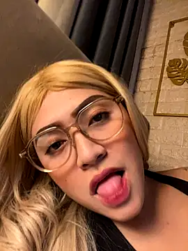 yourdevilsweettsx online show from 6, 11, 2025