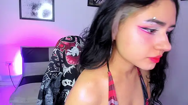 GwenHazel online show from 10, 9, 2025