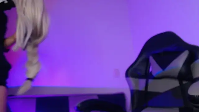 GwenHazel online show from 24, 11, 2025