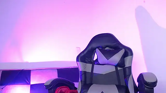 GwenHazel online show from 10, 11, 2025