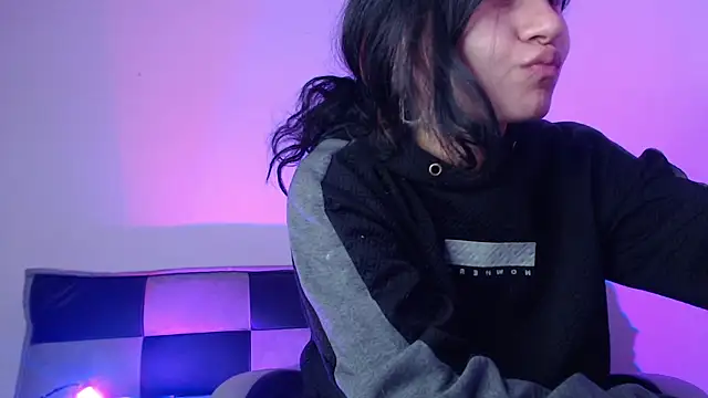 GwenHazel online show from 26, 11, 2025