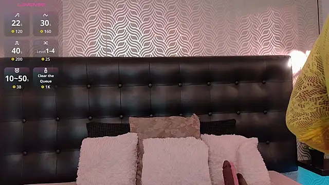 Snapshot of NaiaraMasson_ chatting on 25, 4, 2026 NaiaraMasson online show from 25, 4, 2026