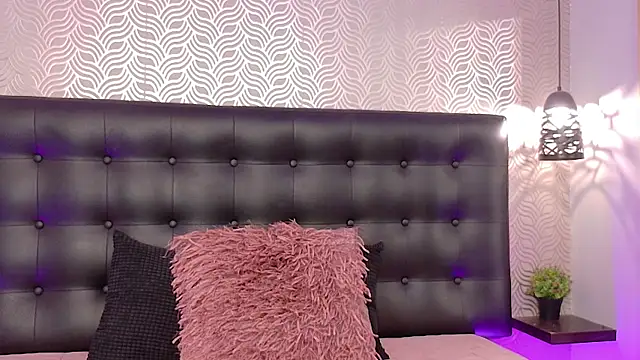 Snapshot of NaiaraMasson_ chatting on 10, 7, 2026 NaiaraMasson online show from 10, 7, 2026