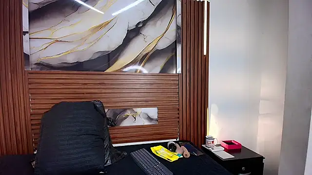 Evelin thompsson online show from 18, 10, 2025