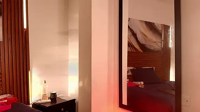 Evelin thompsson online show from 28, 10, 2025