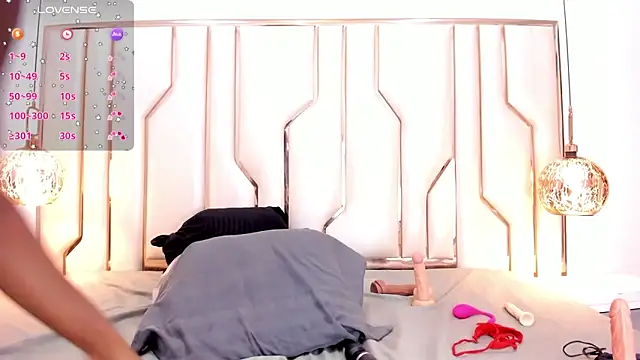 MiaaWestt online show from 3, 2, 2026