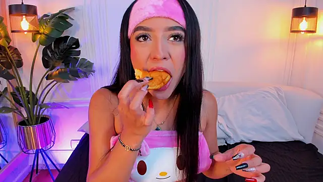 Dafne Hillss online show from 29, 10, 2025