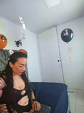 Shantey Laurent online show from 30, 10, 2025