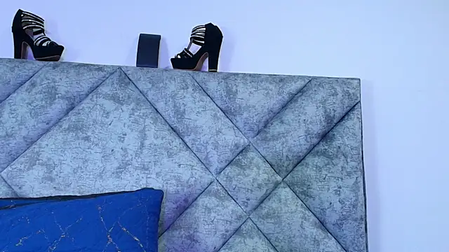 Shantey Laurent online show from 14, 11, 2025