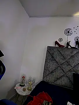 Shantey Laurent online show from 6, 1, 2026