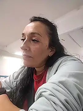 Shantey Laurent online show from 13, 1, 2026