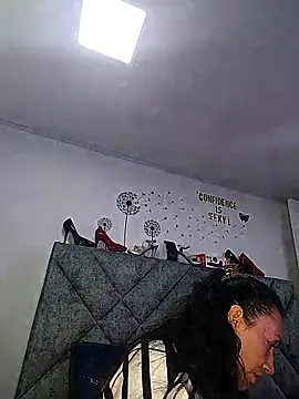Snapshot of Shantey_Laurent chatting on 23, 4, 2026 Shantey Laurent online show from 23, 4, 2026