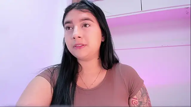 Snapshot of BrianaTaylorr chatting on 1, 11, 2025 BrianaTaylorr online show from 1, 11, 2025