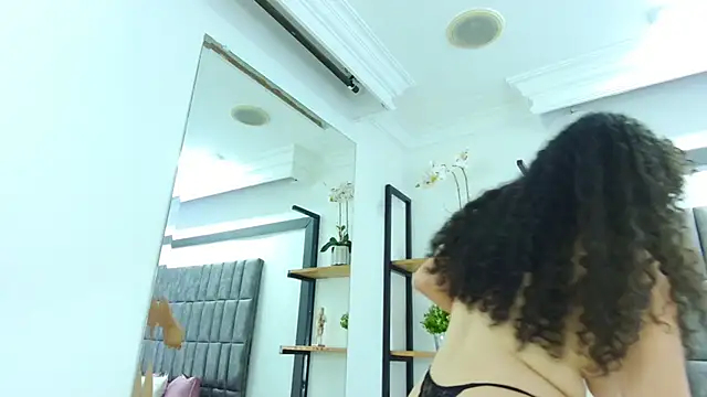 Skyler Fox  online show from 18, 1, 2026