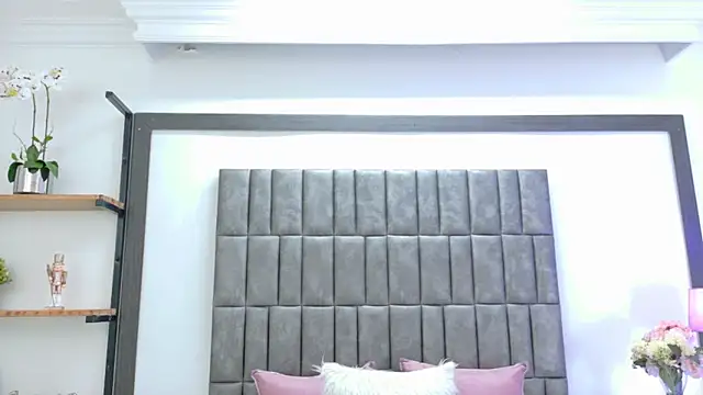 Snapshot of Skyler_Fox_ chatting on 5, 6, 2026 Skyler Fox online show from 5, 6, 2026