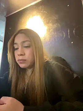 Issa Moon  online show from 24, 11, 2025