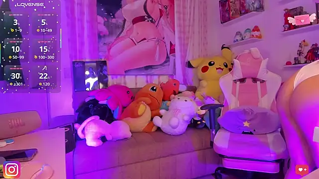 Issa Moon  online show from 21, 10, 2025