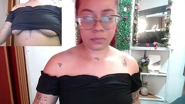 Snapshot of MIA__SPENCER chatting on 15, 9, 2025 MIA SPENCER online show from 15, 9, 2025