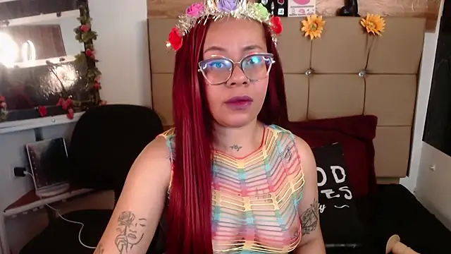 Snapshot of MIA__SPENCER chatting on 13, 11, 2025 MIA SPENCER online show from 13, 11, 2025