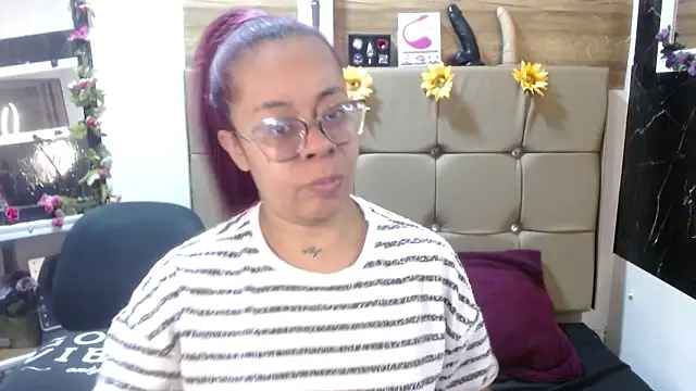 Snapshot of MIA__SPENCER chatting on 6, 10, 2025 MIA SPENCER online show from 6, 10, 2025