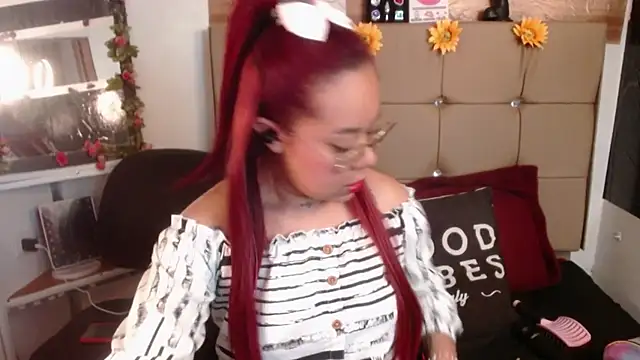 Snapshot of MIA__SPENCER chatting on 12, 11, 2025 MIA SPENCER online show from 12, 11, 2025