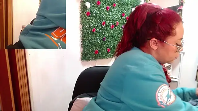 Snapshot of MIA__SPENCER chatting on 13, 9, 2025 MIA SPENCER online show from 13, 9, 2025