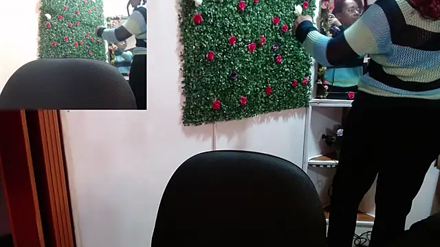 Snapshot of MIA__SPENCER chatting on 12, 9, 2025 MIA SPENCER online show from 12, 9, 2025