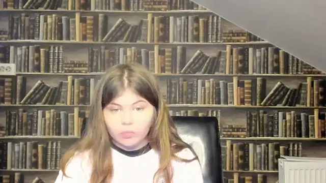 Lilly Jess online show from 8, 11, 2025