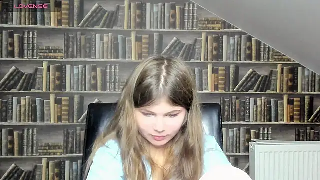 Lilly Jess online show from 6, 11, 2025