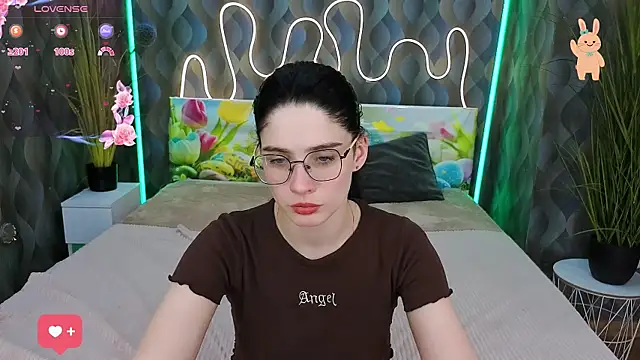 Charming Mysteriousss online show from 6, 4, 2026