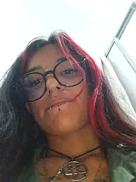 carolinerue online show from 17, 5, 2026