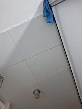 carolinerue online show from 12, 4, 2026