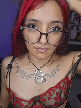 Snapshot of carolinerue chatting on 19, 7, 2026 carolinerue online show from 19, 7, 2026