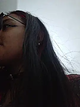 carolinerue online show from 25, 4, 2026